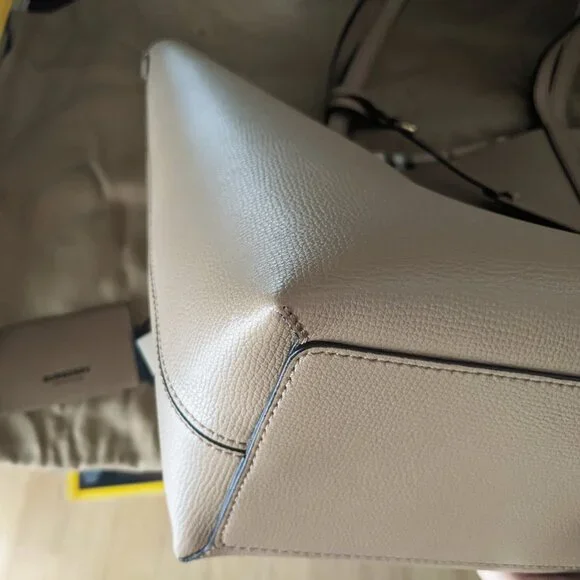 BURBERRY HAYMARKET REVERSIBLE TOTE BAG/mid Camel - Picture 7 of 7